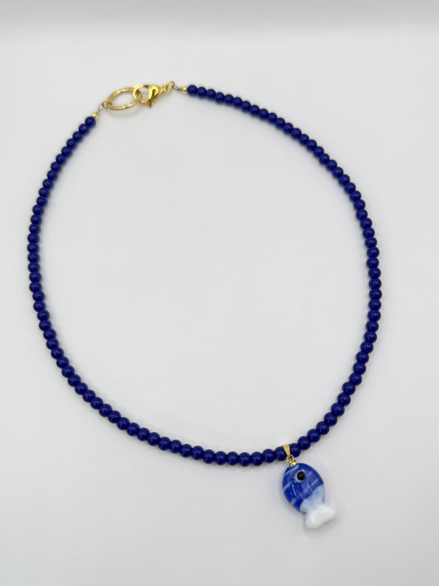 Structured Poisson necklace