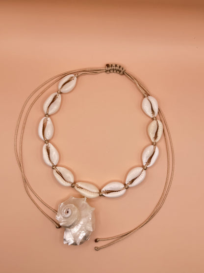 Mermaid call necklace